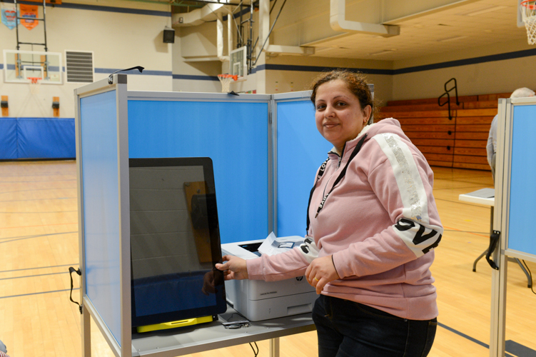 Morris helps at polling site.jpg