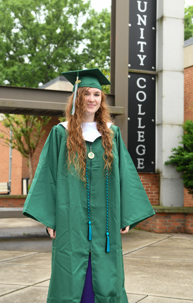 Nashville native Samantha Haviland graduated with an Associate of Applied Science degree in veterinary technology. While she holds a bachelor’s degree in psychology, she chose to return to school to pursue her lifelong passion for animals in veterinary science. She has accepted a one-year internship at the University of Tennessee Knoxville College of Veterinary Medicine, which only accepts six students a year. “Columbia State has the best veterinary technology program in the state,” she said. “It is fully AVMA-accredited and has been around longer than any other similar program in Tennessee. Their students boast the highest VTNE pass rate of any other program in Tennessee. Columbia State has passionate teachers, an abundance of resources and a complete academic pathway for its veterinary technician students.”